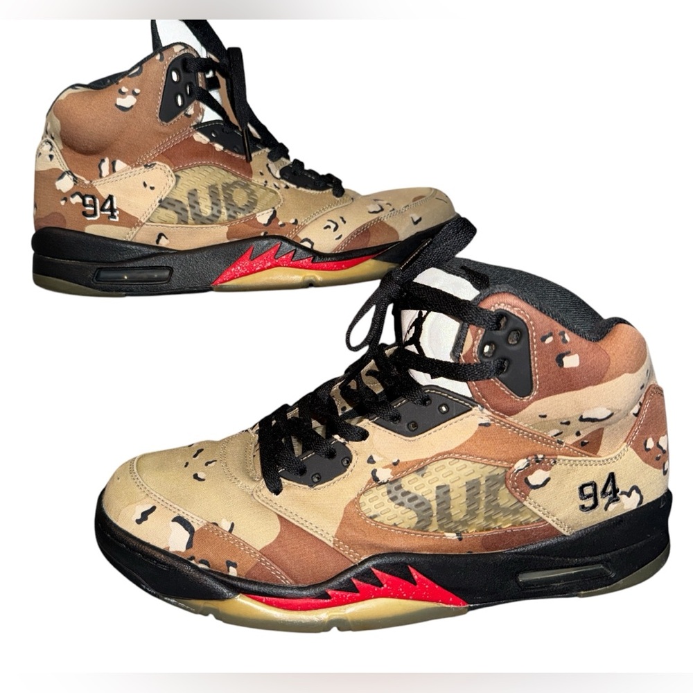 Mens Supreme x Air Jordan 5 – Pre-Owned Sneakers Size US Men's 11.5